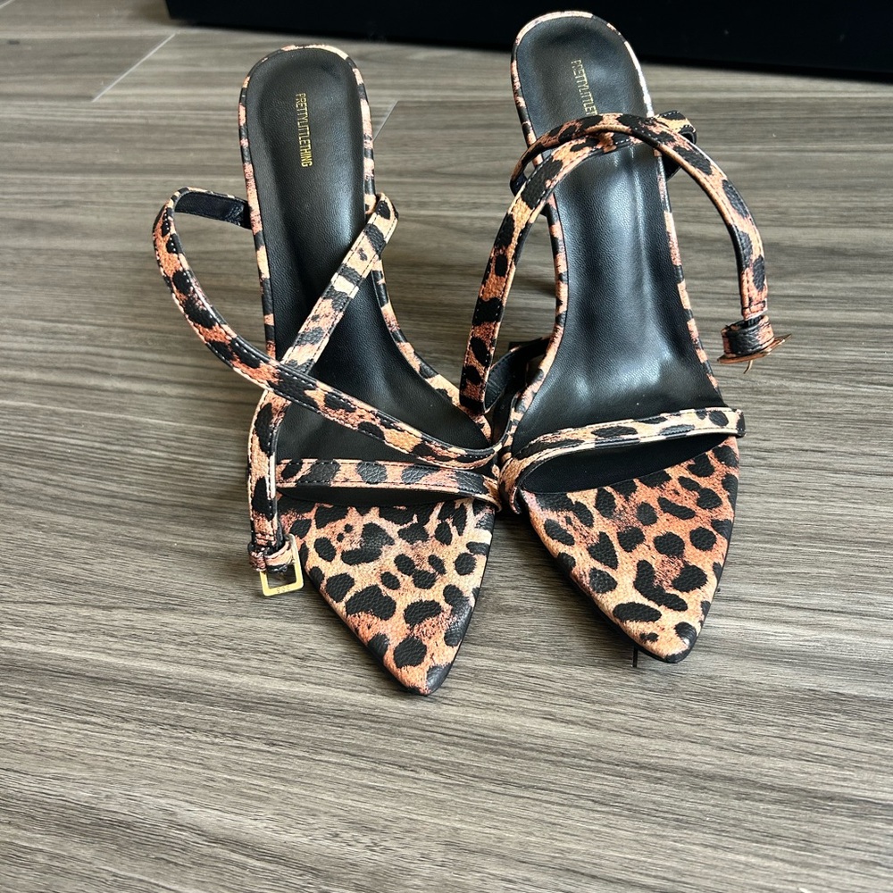 PrettyLittleThing Brown and Black Heels with Bow Detail